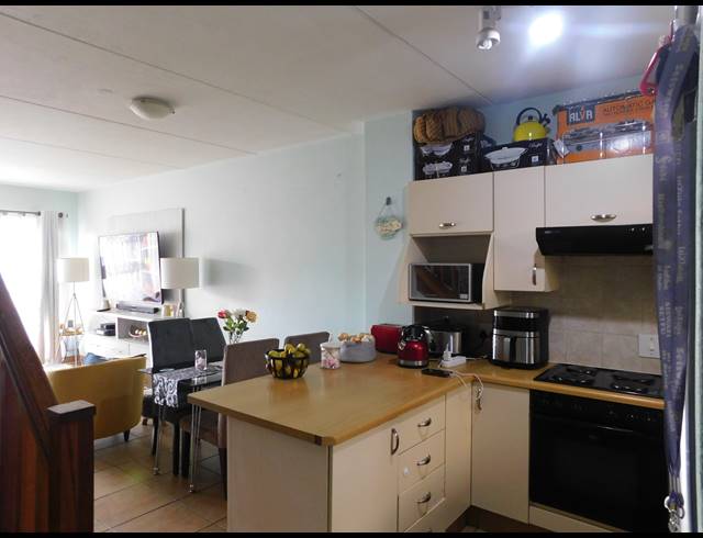 2 BEDROOM DUPLEX FOR SALE IN CAVERSHAM GLEN
